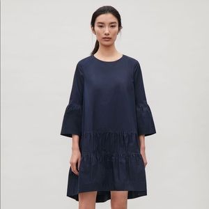 COS A Line dress with gathered seams (Navy Blue)